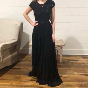 NWT Black Lulu’s Modest Prom Banquet Dress